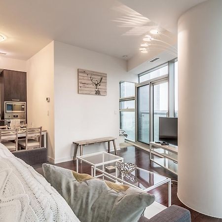 טורונטו Aoc Suites - Two Bedroom Condo - City/Cn Tower View מראה חיצוני תמונה