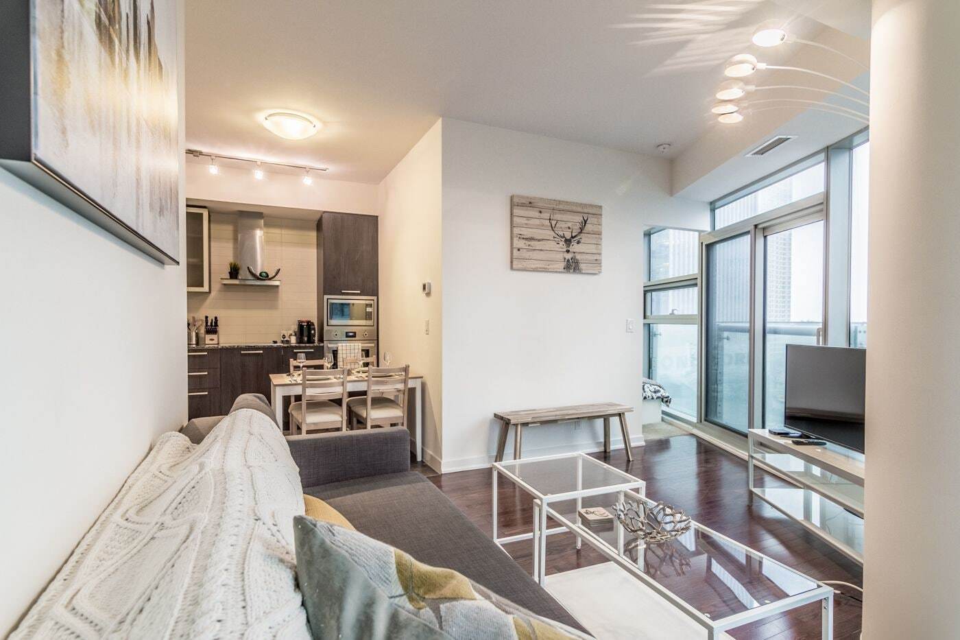 טורונטו Aoc Suites - Two Bedroom Condo - City/Cn Tower View מראה חיצוני תמונה