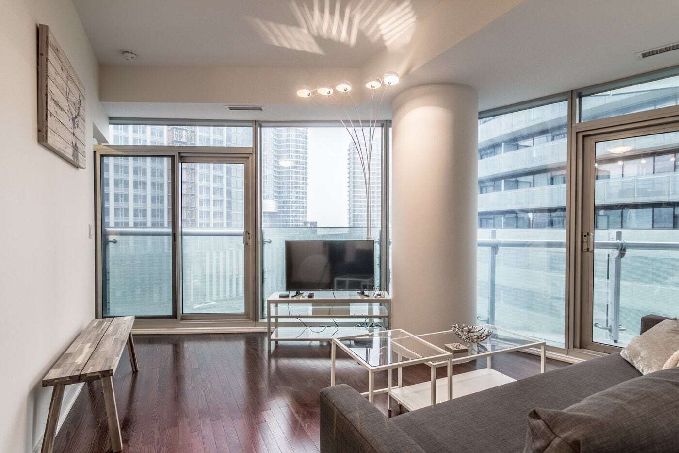 טורונטו Aoc Suites - Two Bedroom Condo - City/Cn Tower View מראה חיצוני תמונה