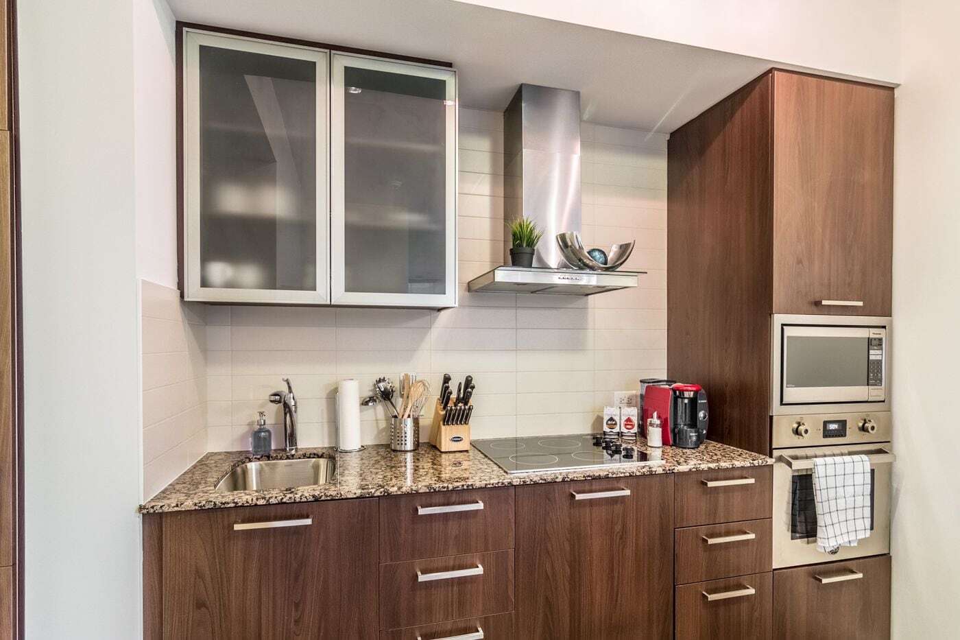 טורונטו Aoc Suites - Two Bedroom Condo - City/Cn Tower View מראה חיצוני תמונה